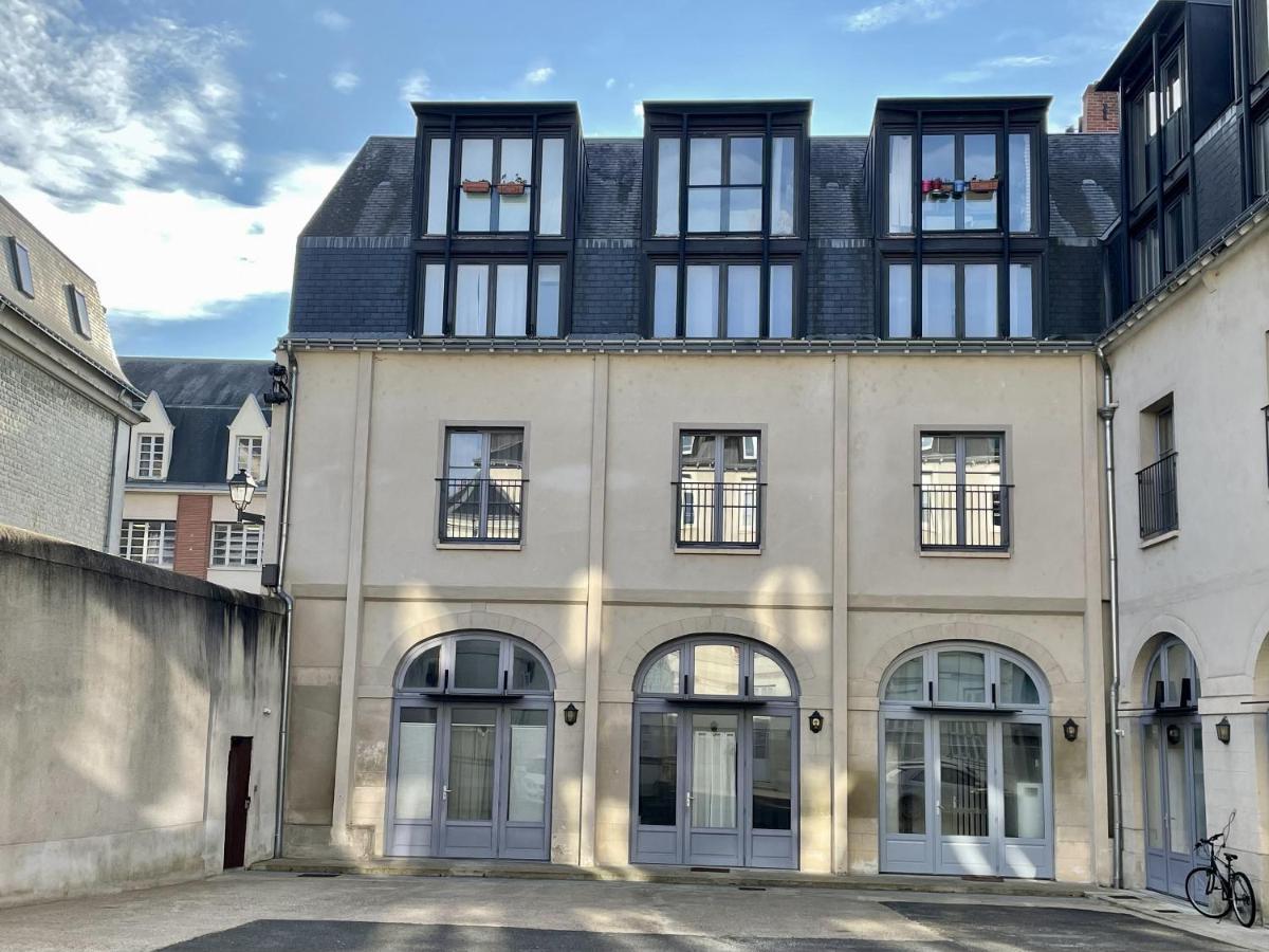 Le Baleschoux - Parking - Prestiplace Collection Tours Exterior photo