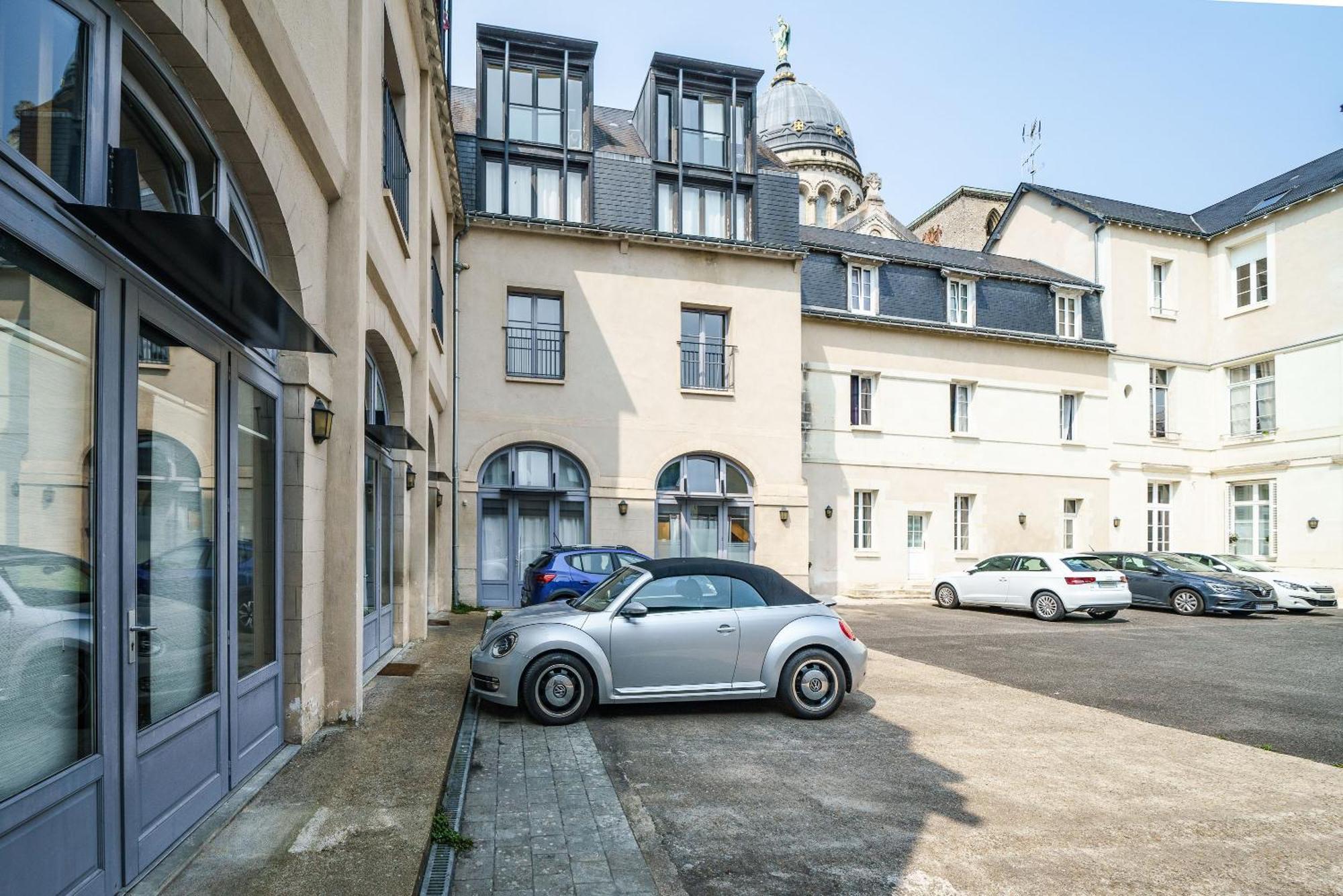 Le Baleschoux - Parking - Prestiplace Collection Tours Exterior photo
